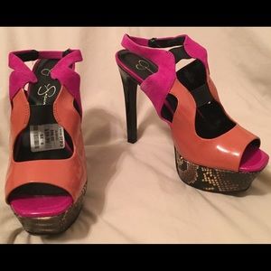 Jessica Simpson platform heel